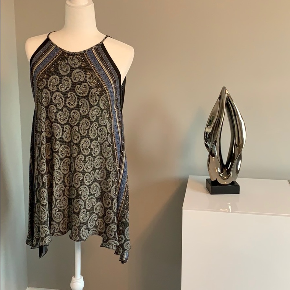 Max Studio sleeveless trapeze handkerchief hem top - Picture 3 of 5